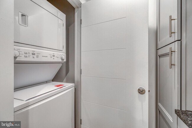 Foto del edificio - 751 N 43rd St