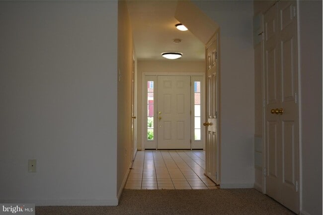Building Photo - 2518 James Maury Dr