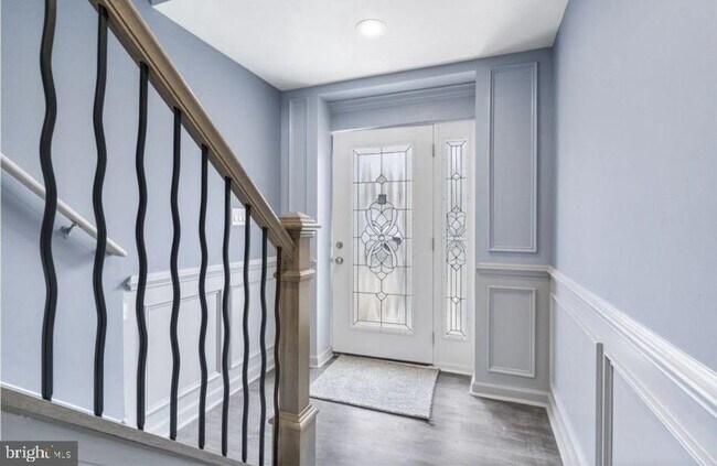 Building Photo - 802 Sixth Ave