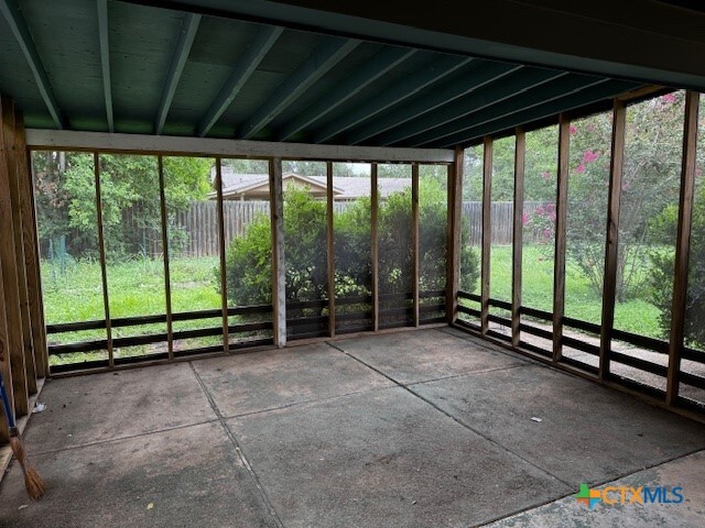 Building Photo - 1422 Mockingbird Ln