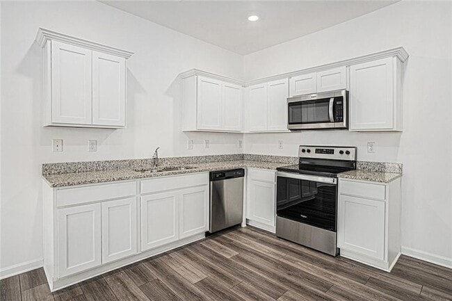 Building Photo - 308 Penn Sta Wy