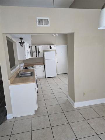Building Photo - 1500 Briarpath Ln