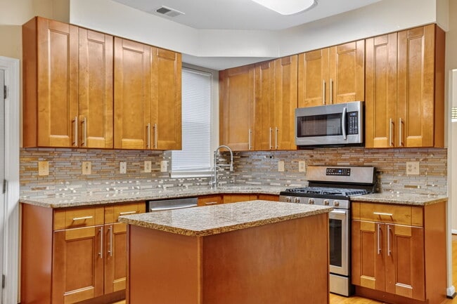 Building Photo - 11813 Murre Ct