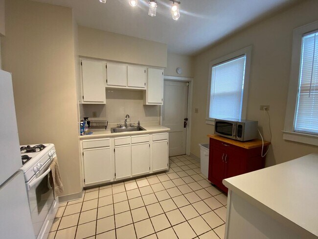 Foto del edificio - 1741 Middlehurst Rd