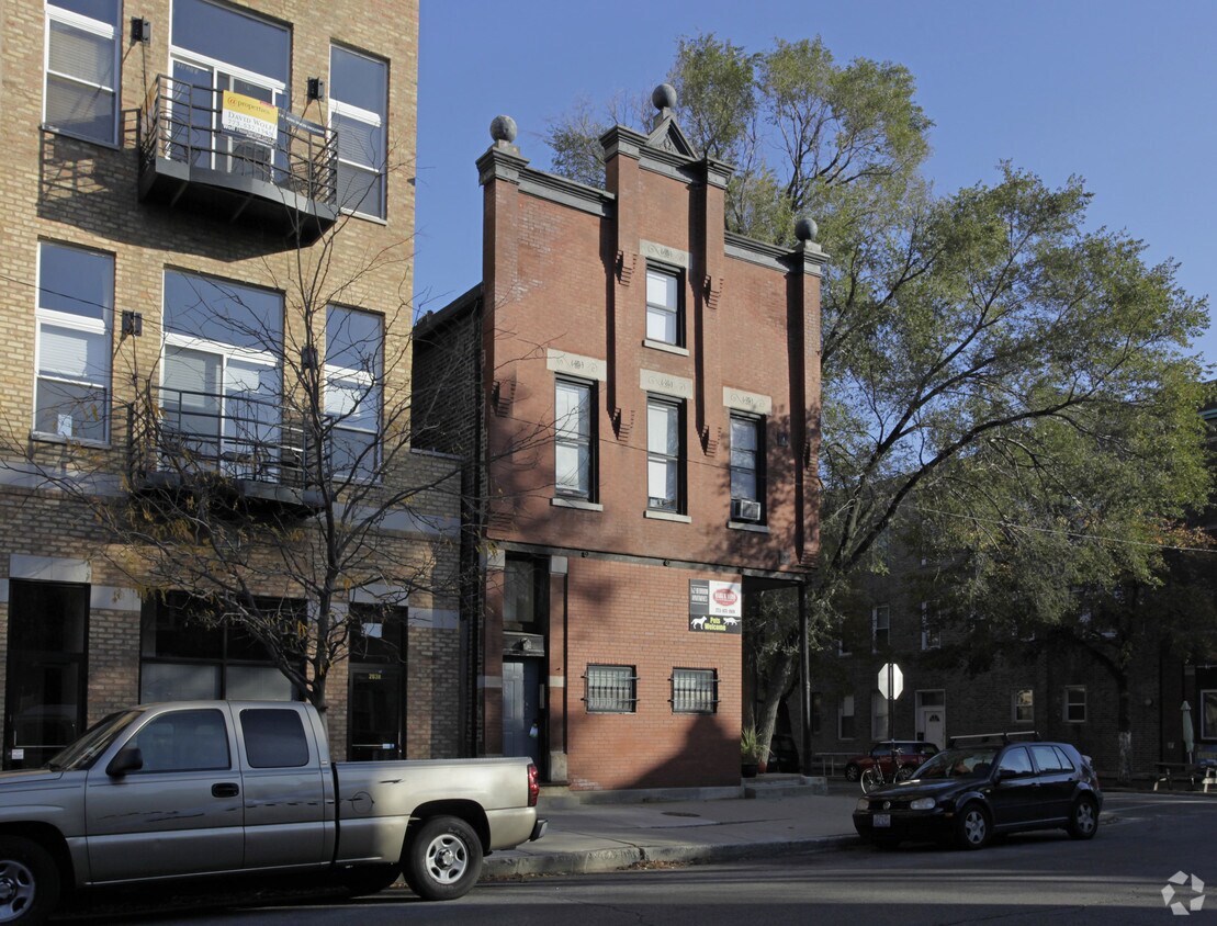 Foto del edificio - 2034 W Webster