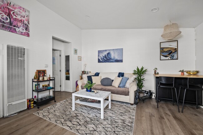 Foto del edificio - 5371 Saxon St