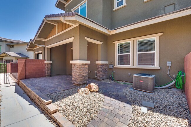 Foto del edificio - LUXURIOUS 3BD, 3BA TOWNHOME IN GATED VISTA DULCE COMMUNITY OF SUMMERLIN