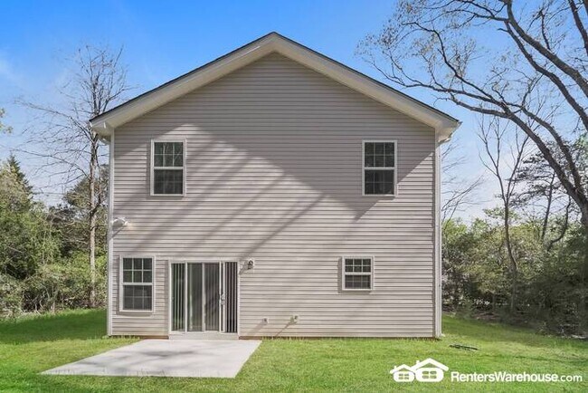 Building Photo - large 4 bed 2.5 bath home