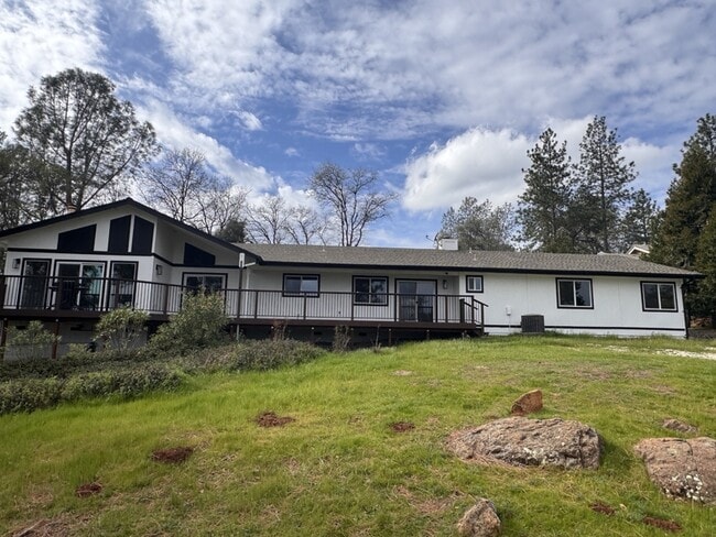 Building Photo - 17554 Patricia Way