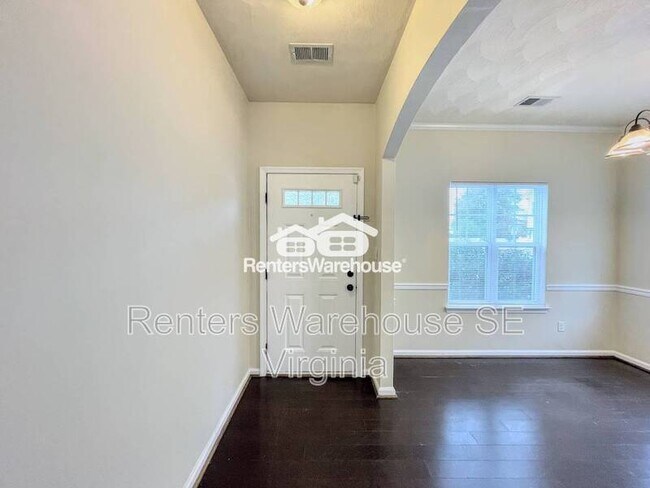 Foto del edificio - 5149 Whitaker Pl