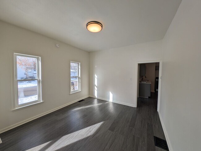 Foto del edificio - 502 E 2nd St