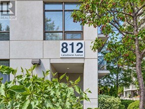 Building Photo - 812 Lansdowne Ave