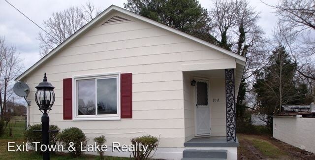 Primary Photo - 212 Maynard Ln