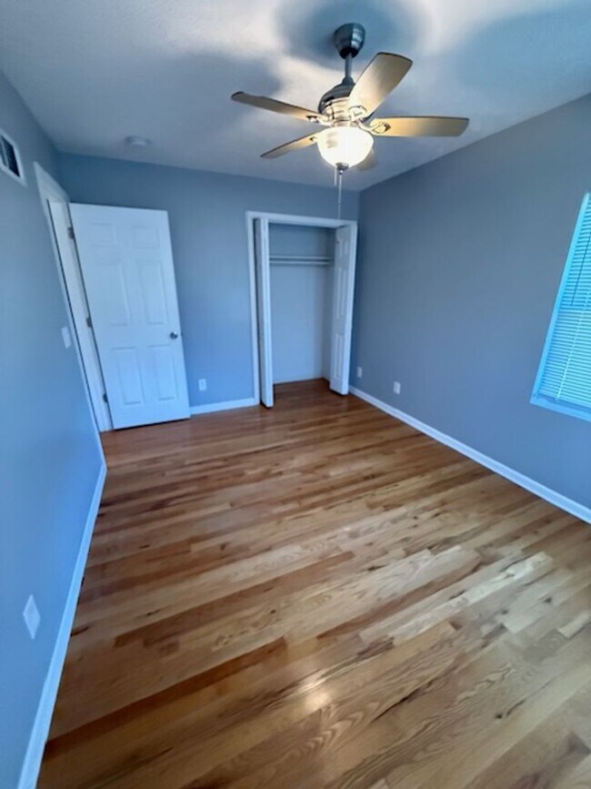Foto del edificio - Charming Hanscom Park Living Near Historic...