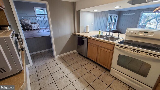 Foto del edificio - 1858 S Delaware Dr