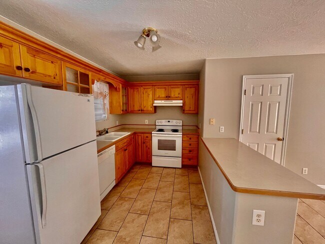 Foto del edificio - Affordable Two-Bedroom Townhome in Lexington Hills