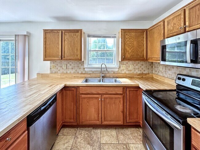 Foto del edificio - 6432 Goldenrod Ct