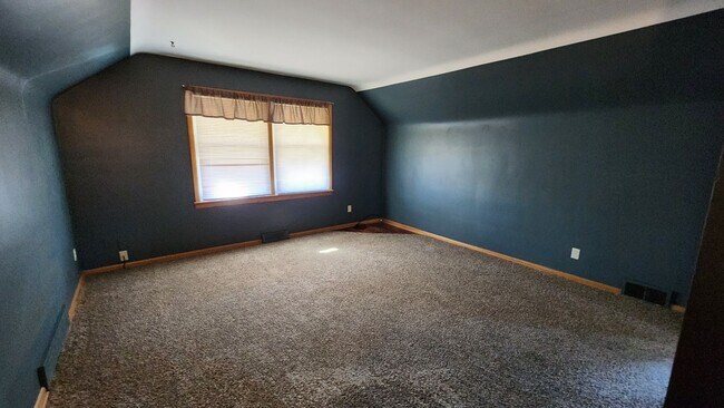 Foto del edificio - 1537 E 212th St