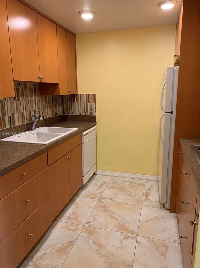 Foto del edificio - 13500 SW 1st St