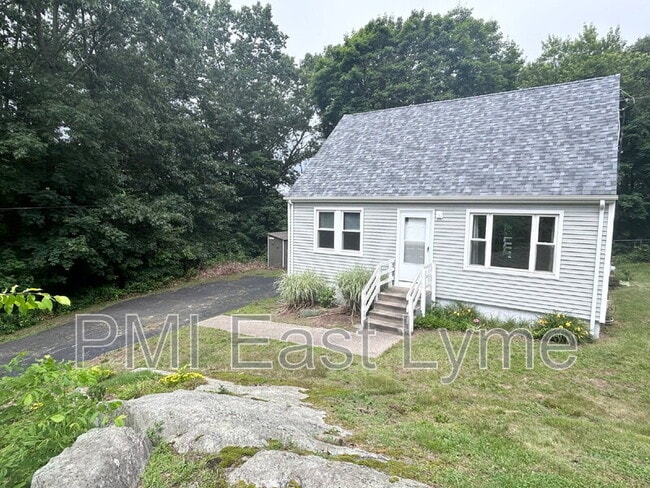 Building Photo - 55 Hedge Ave