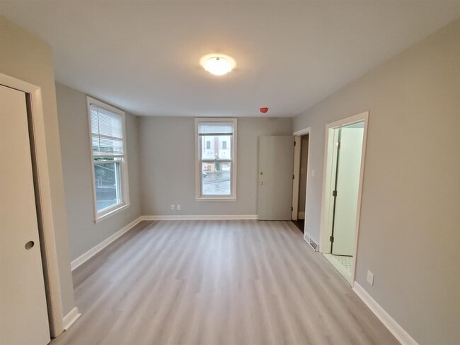 Building Photo - 145 Highland Ave