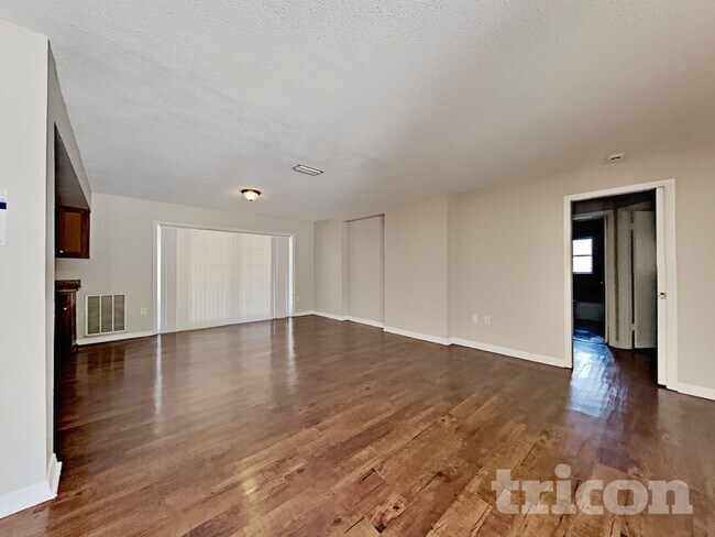 Foto del edificio - 104 New Hope Rd