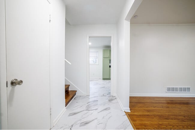 Building Photo - 2692 Whites Mill Ct