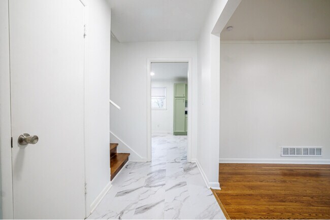 Foto del edificio - 2692 Whites Mill Ct