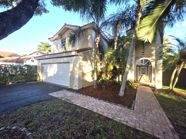 Building Photo - 640 Rock Hill Ave