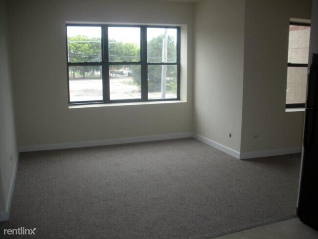 Foto del edificio - 4752 S Wabash Ave