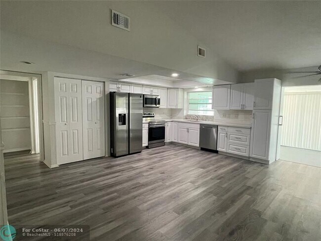 Foto del edificio - 774 SW Del Rio Blvd