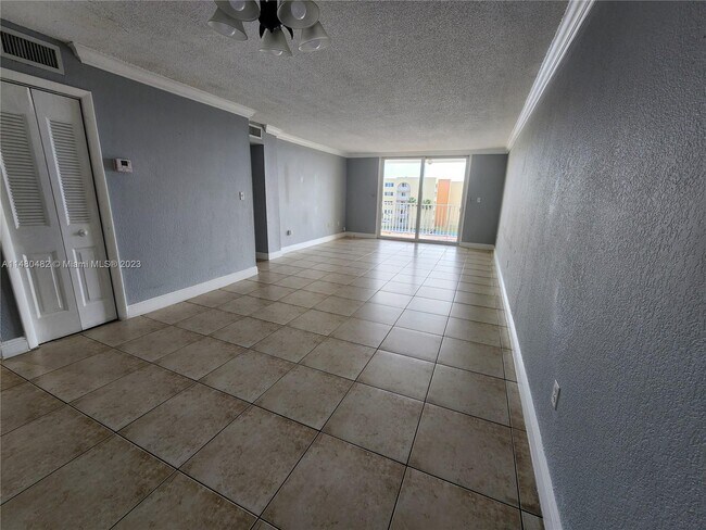 Foto del edificio - 7000 NW 186th St