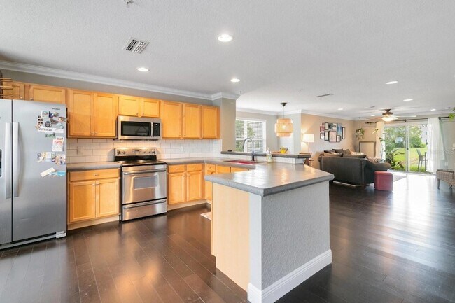 Foto del edificio - 5800 Lake Pointe Village Cir