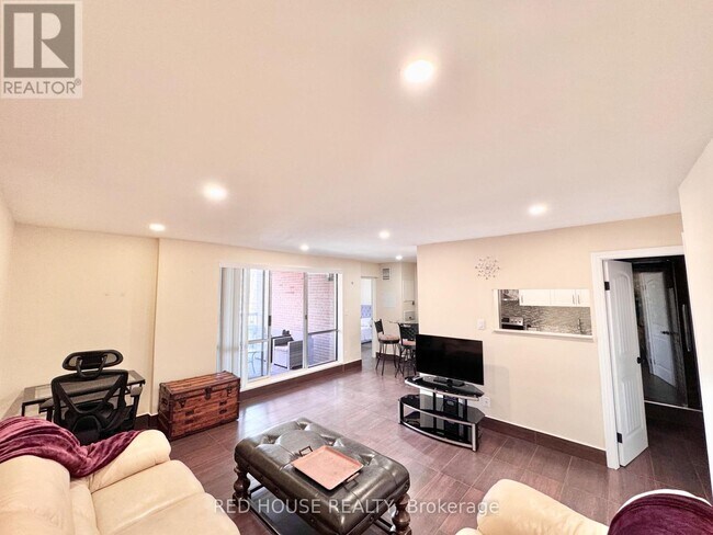 Building Photo - 3025 The Credit Woodlands