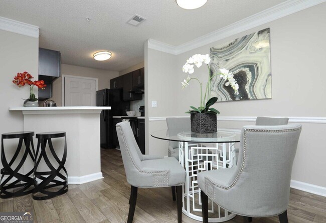 Foto del edificio - 9200 Roberts Dr