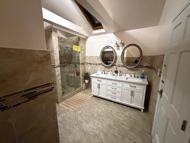 Building Photo - 3264 Middletown Rd