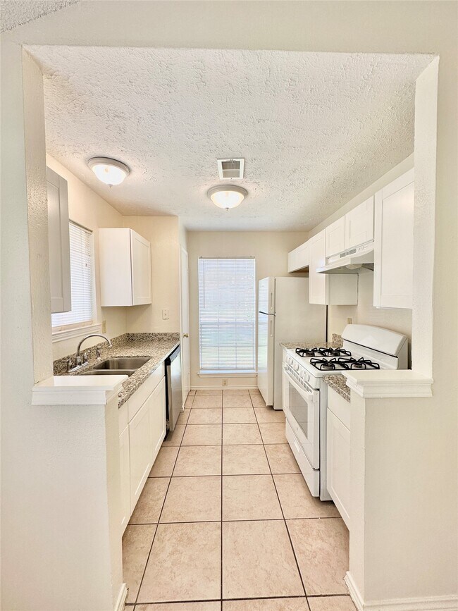 Foto del edificio - 13753 Sablecrest Dr