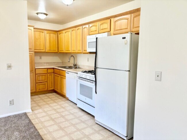 Foto del edificio - Port Hueneme | 2 Bed + 2 Bath | OCEAN VIEW...
