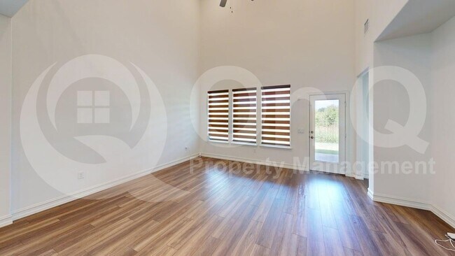 Foto del edificio - 6420 Pinkston Dr