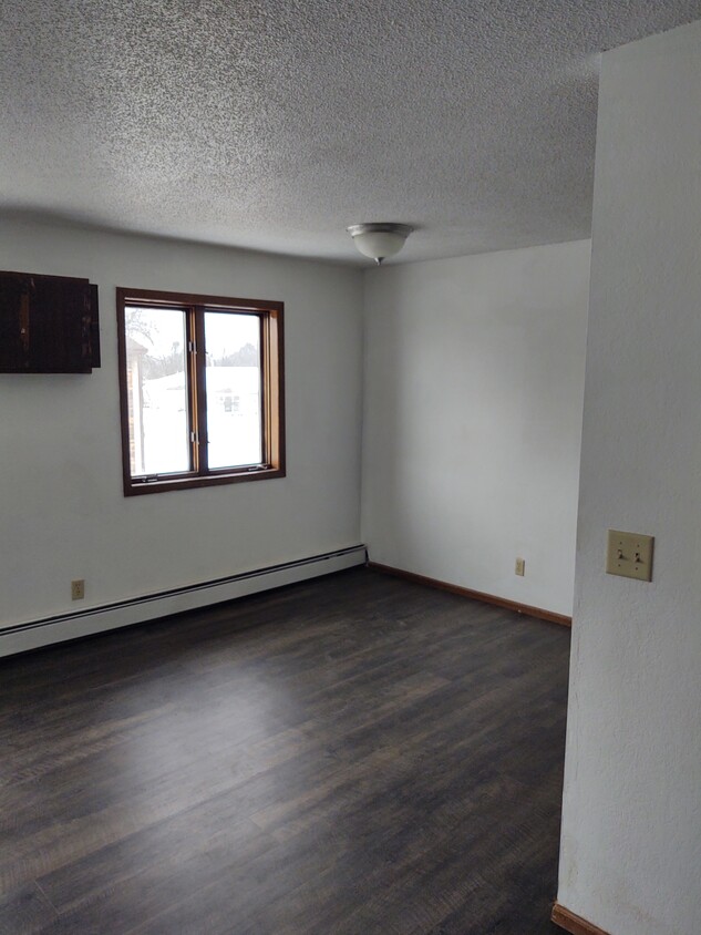 Primary Photo - 222 6th St SW