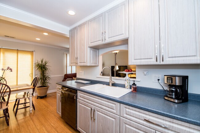 Foto del edificio - 414A Willow Turn