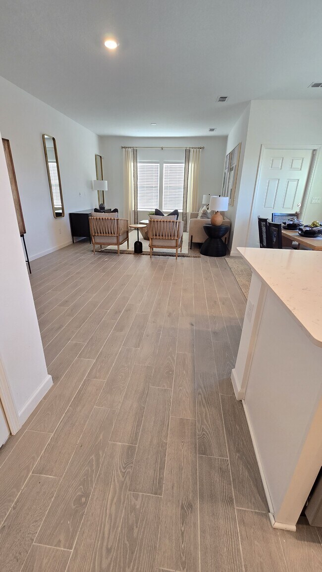 Foto del edificio - 6822 Golden Monarch Ave