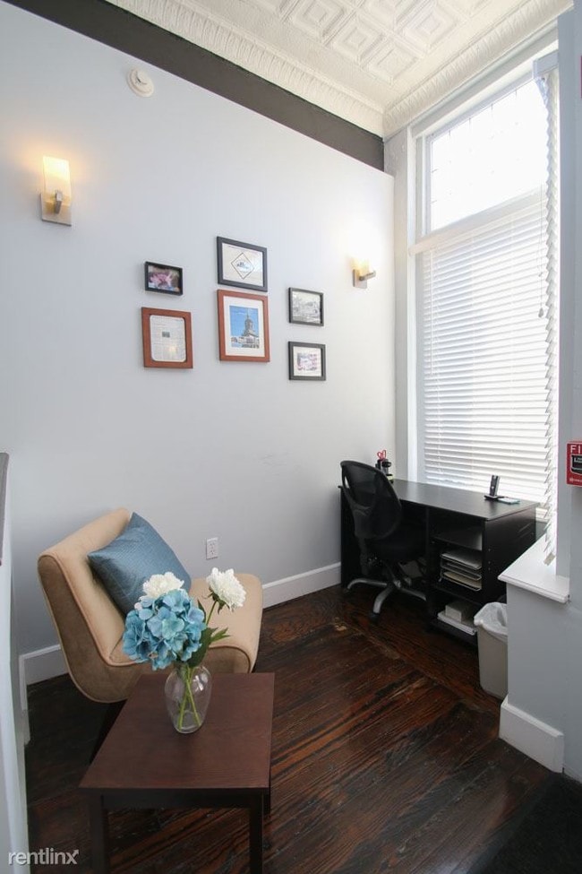 Building Photo - Studio, 1 bath  - 216-18 ARDMORE AVE Unit LF