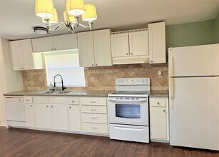 Building Photo - 17807 Dean Ct