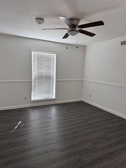 Foto del edificio - 4616 Blair Oaks Dr
