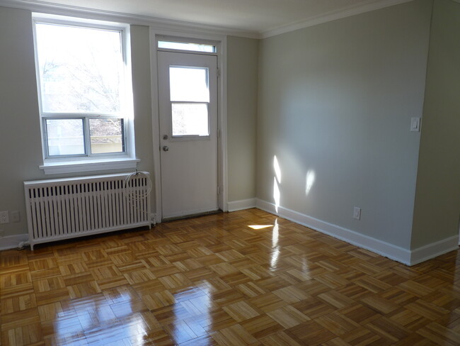 Balcony - Dining Room 1 Bedroom - Humber River Apartments