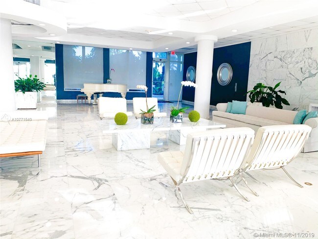 Building Photo - 5055 Collins Ave
