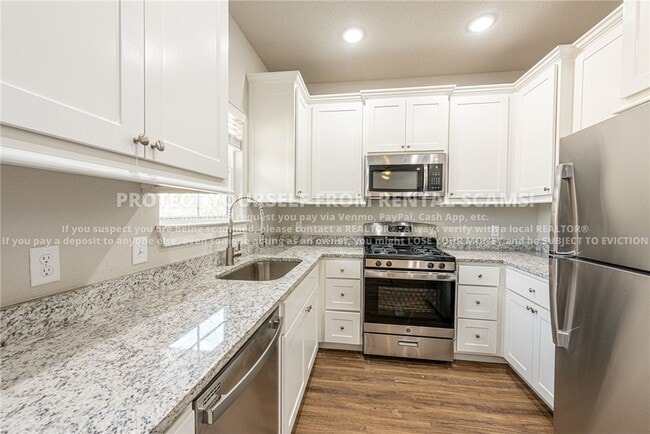 Building Photo - 3102 SW Garrison Ln