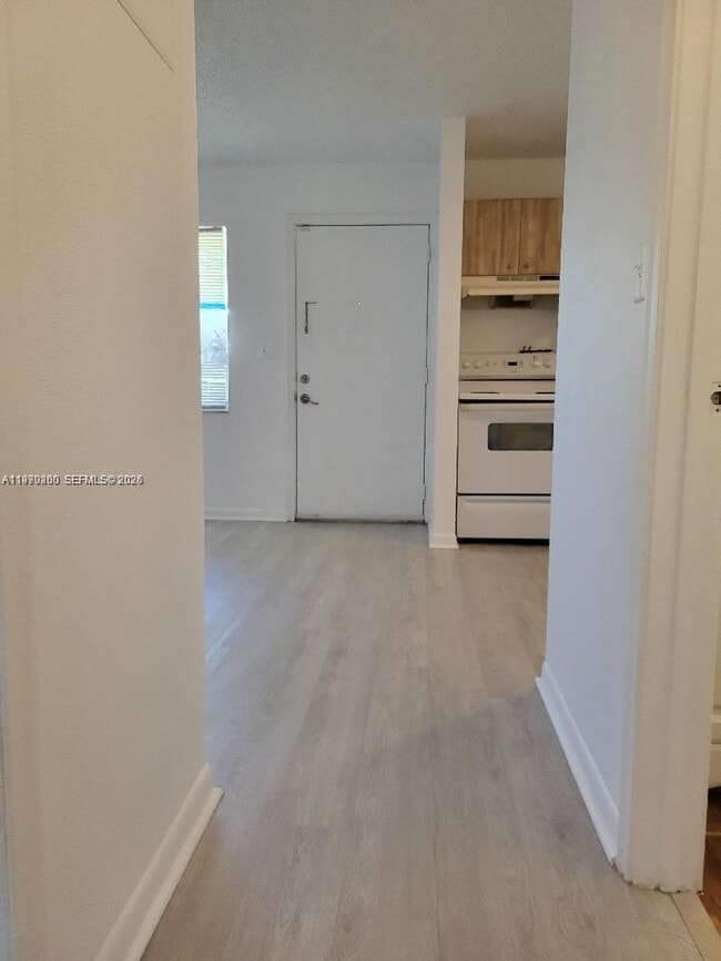 Building Photo - 5156 NE 6th Ave