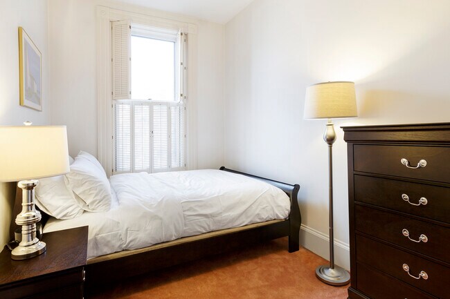 Building Photo - 385 Commonwealth Ave